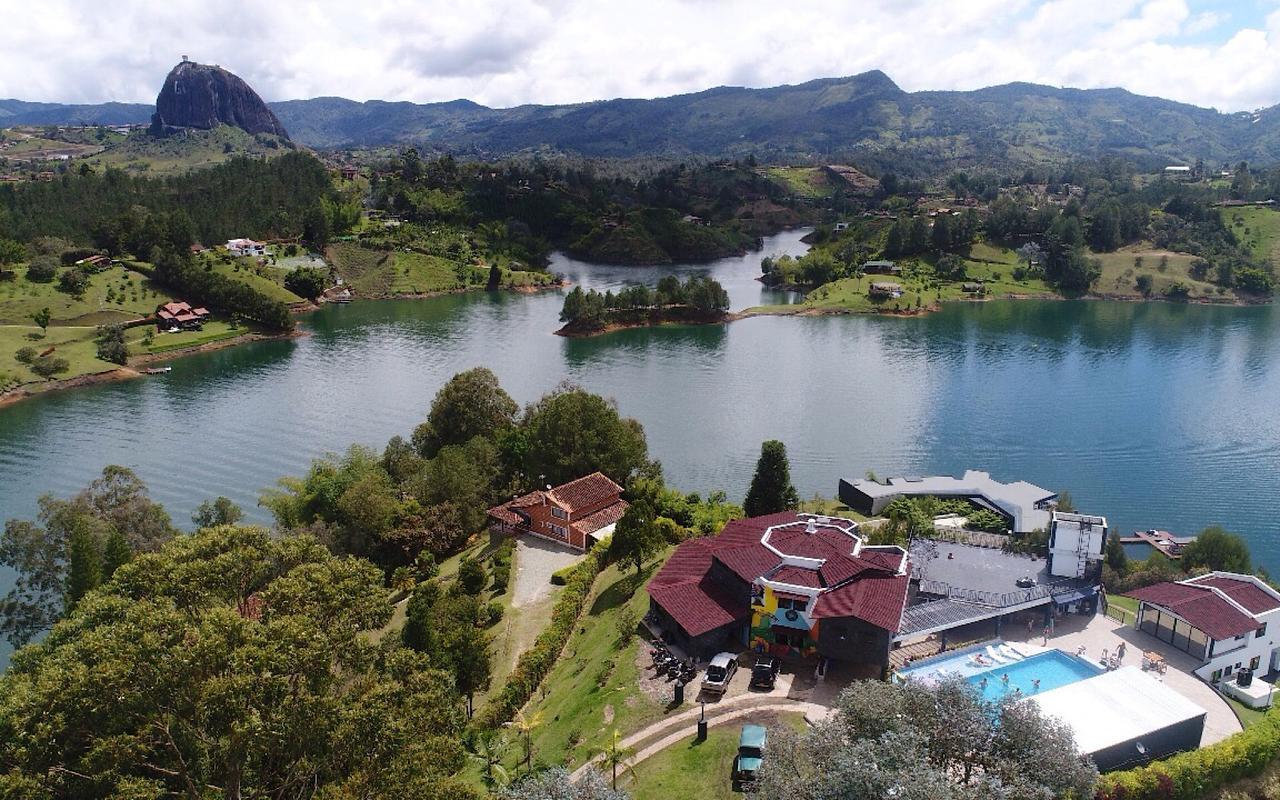 Happy Buddha Hostel & Lodge Guatapé Exterior foto