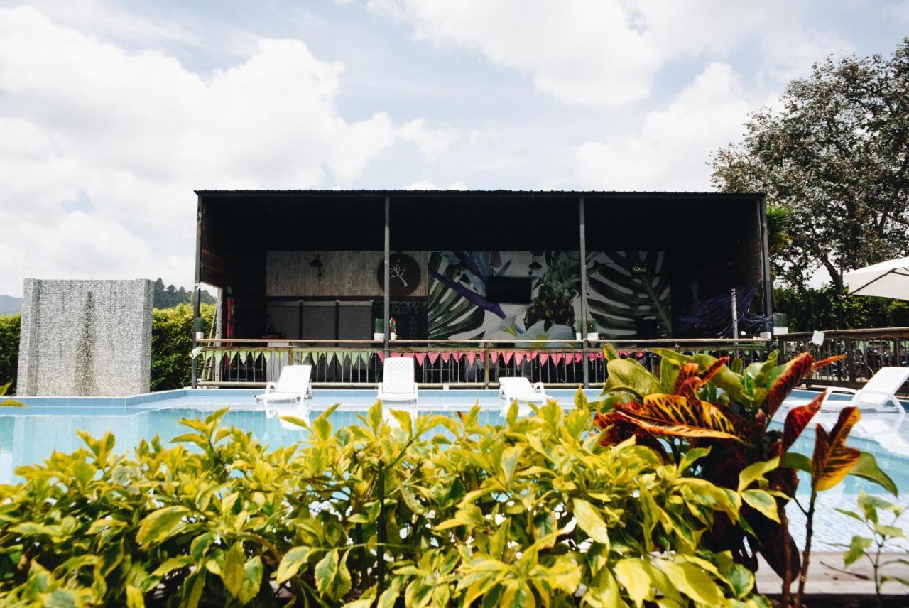 Happy Buddha Hostel & Lodge Guatapé Exterior foto