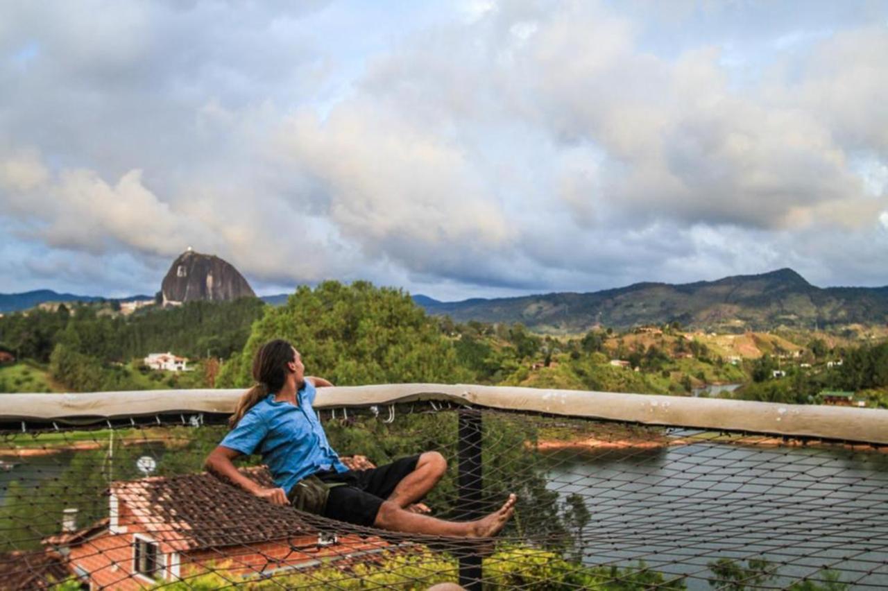 Happy Buddha Hostel & Lodge Guatapé Exterior foto
